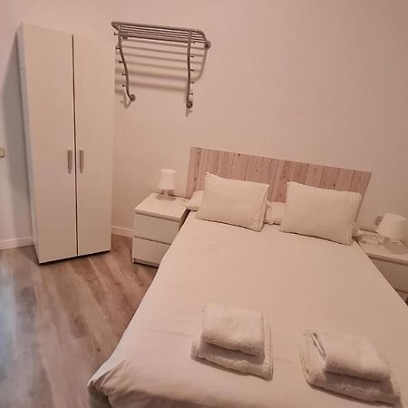 Hostal Eixample Барселона Екстер'єр фото