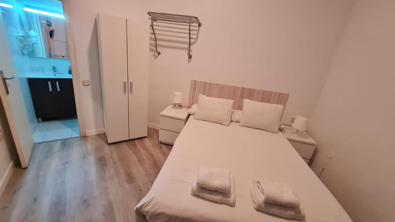 Hostal Eixample Барселона Екстер'єр фото