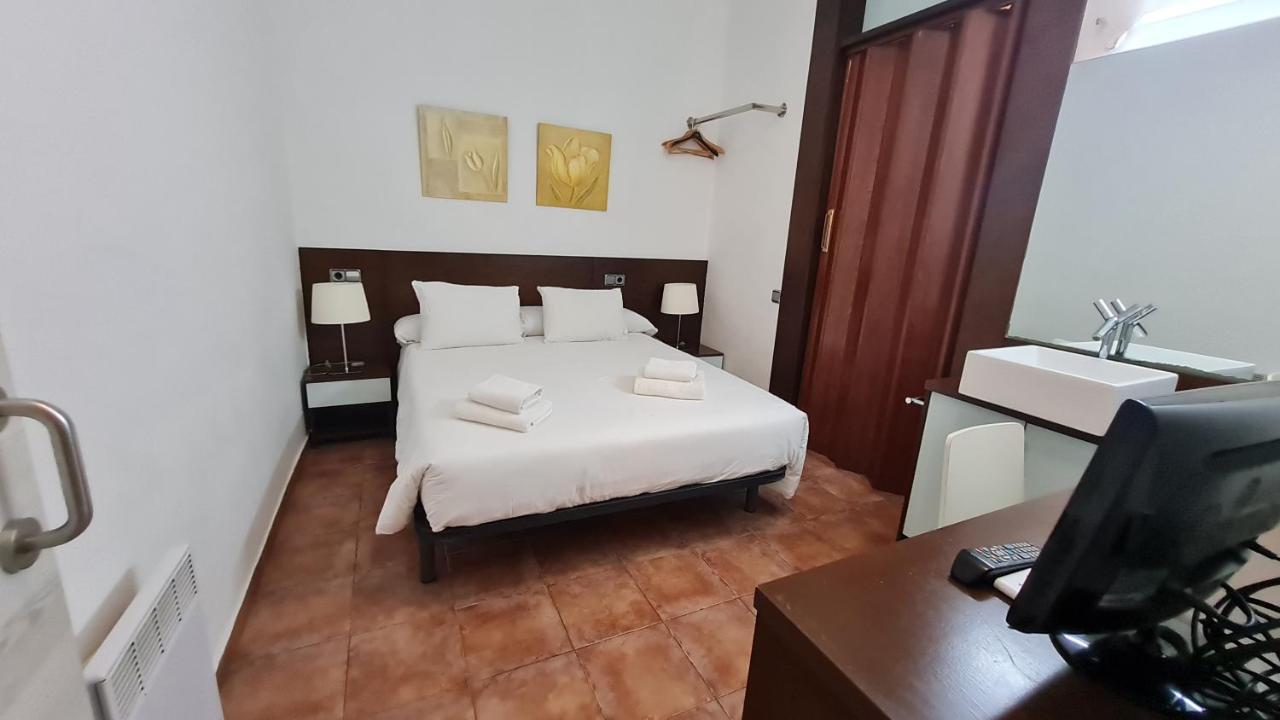 Hostal Eixample Барселона Екстер'єр фото