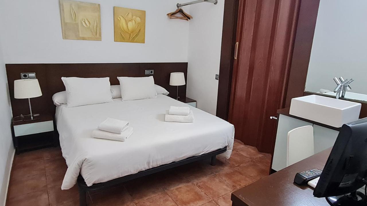 Hostal Eixample Барселона Екстер'єр фото