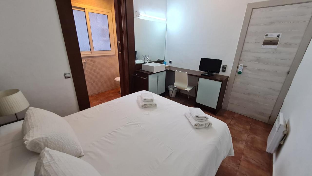 Hostal Eixample Барселона Екстер'єр фото