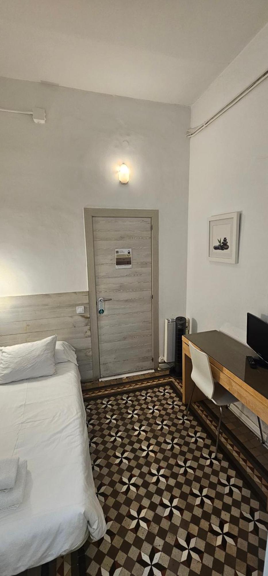 Hostal Eixample Барселона Екстер'єр фото
