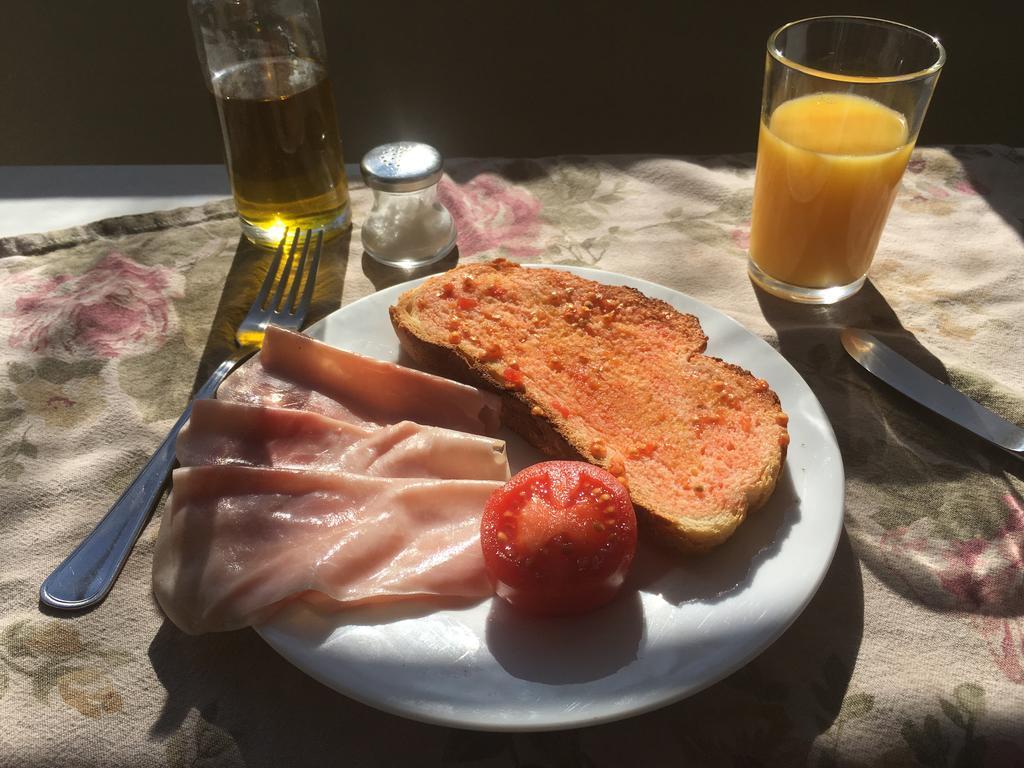Hostal Eixample Барселона Екстер'єр фото
