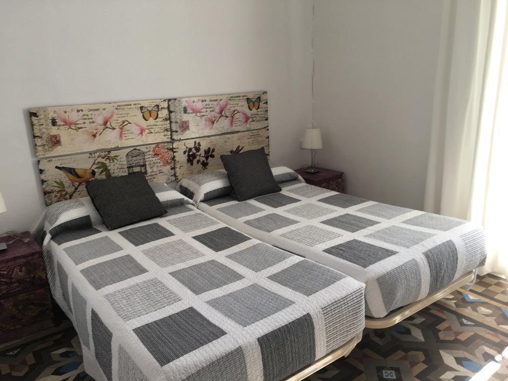 Hostal Eixample Барселона Екстер'єр фото
