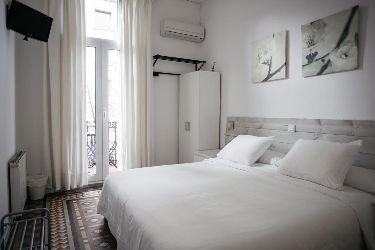 Hostal Eixample Барселона Екстер'єр фото