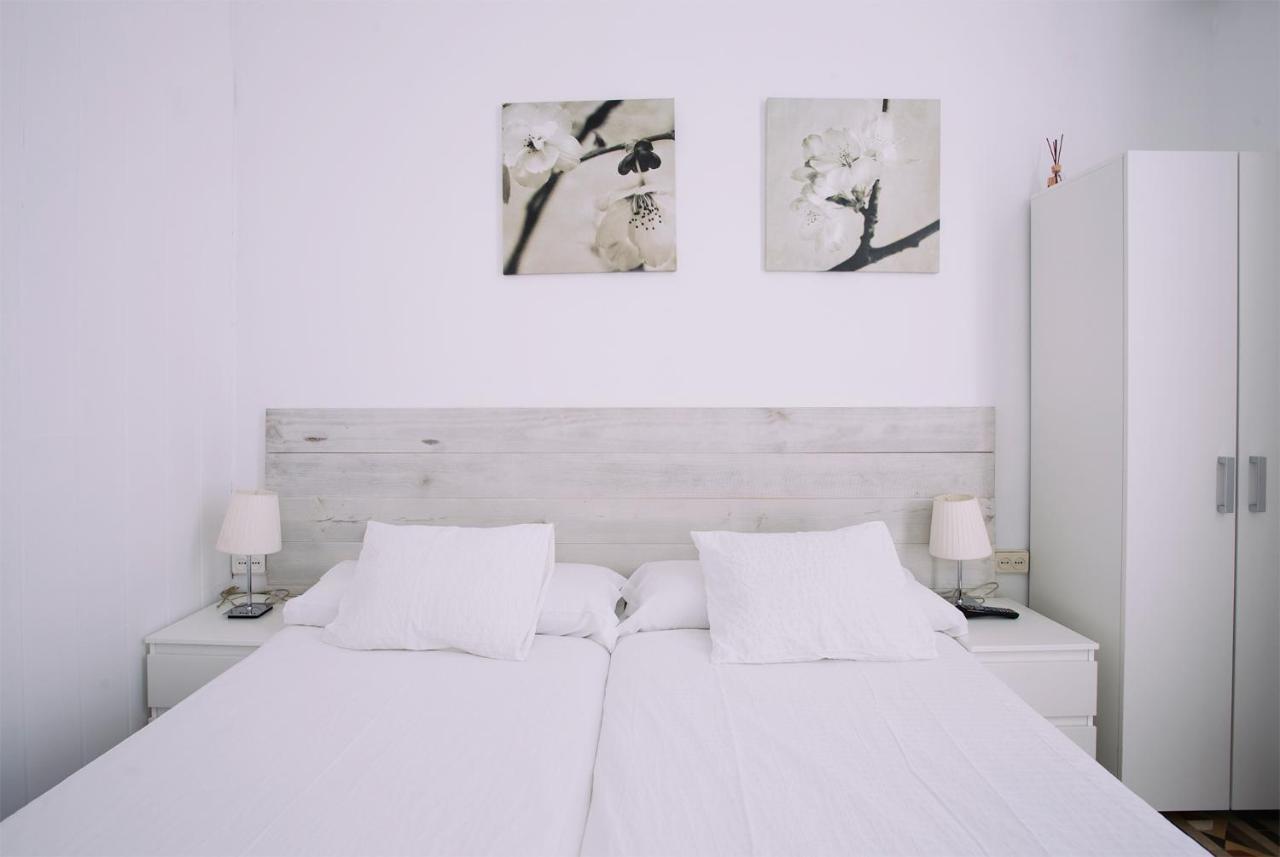 Hostal Eixample Барселона Екстер'єр фото
