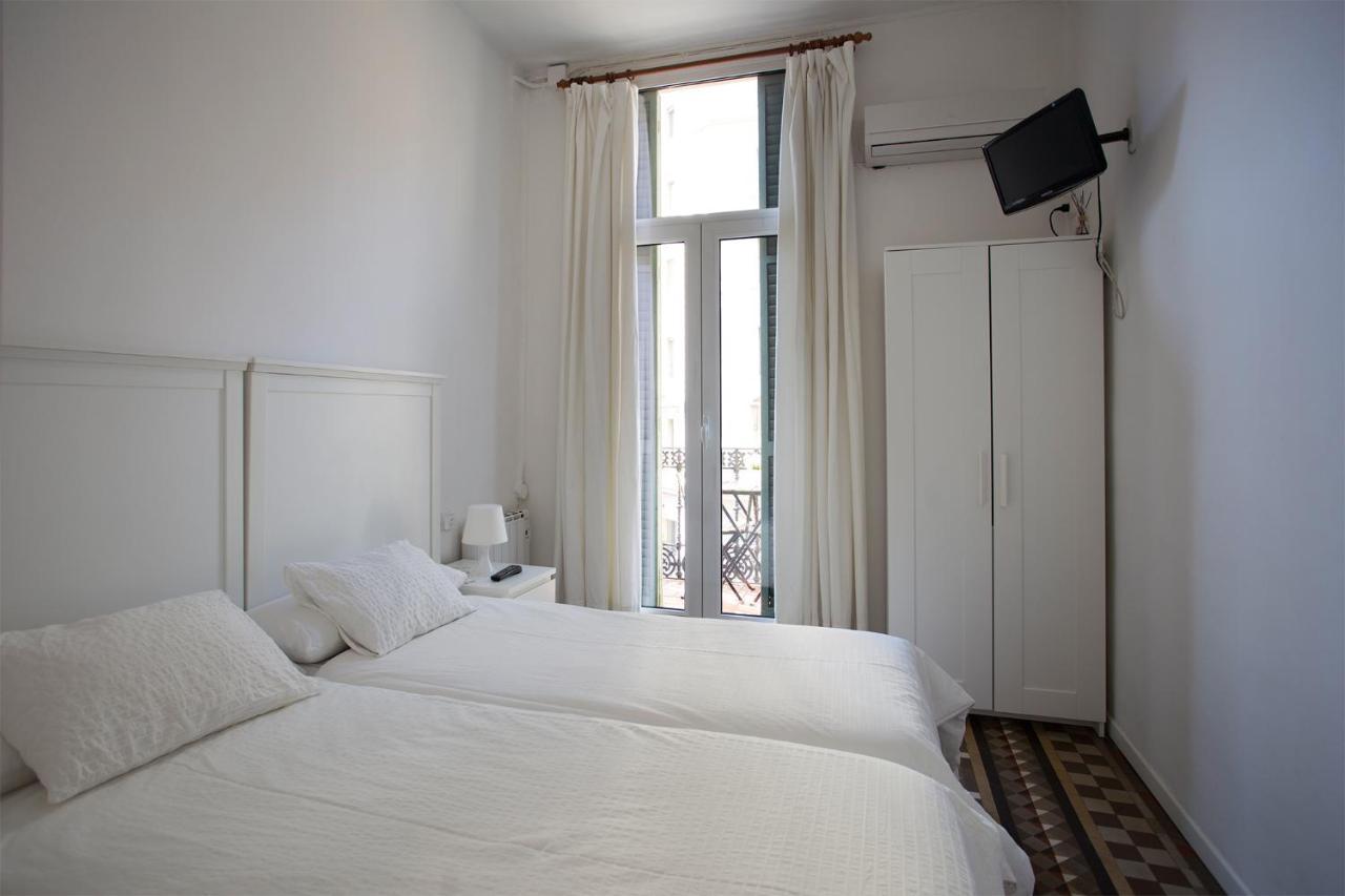 Hostal Eixample Барселона Екстер'єр фото
