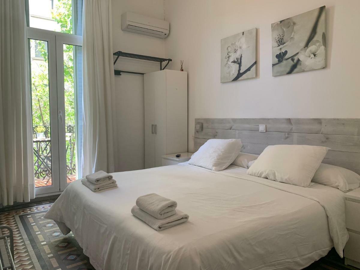 Hostal Eixample Барселона Екстер'єр фото